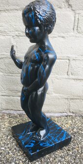 manneken pis f finger kunst beeld  splash