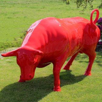 woeste stier fiberglas polyester beeld redbull