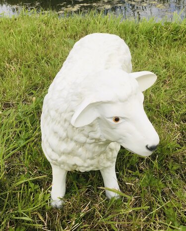 schaap Lam polystone tuinbeeld