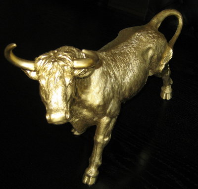 Gouden stier bull beeld polyester